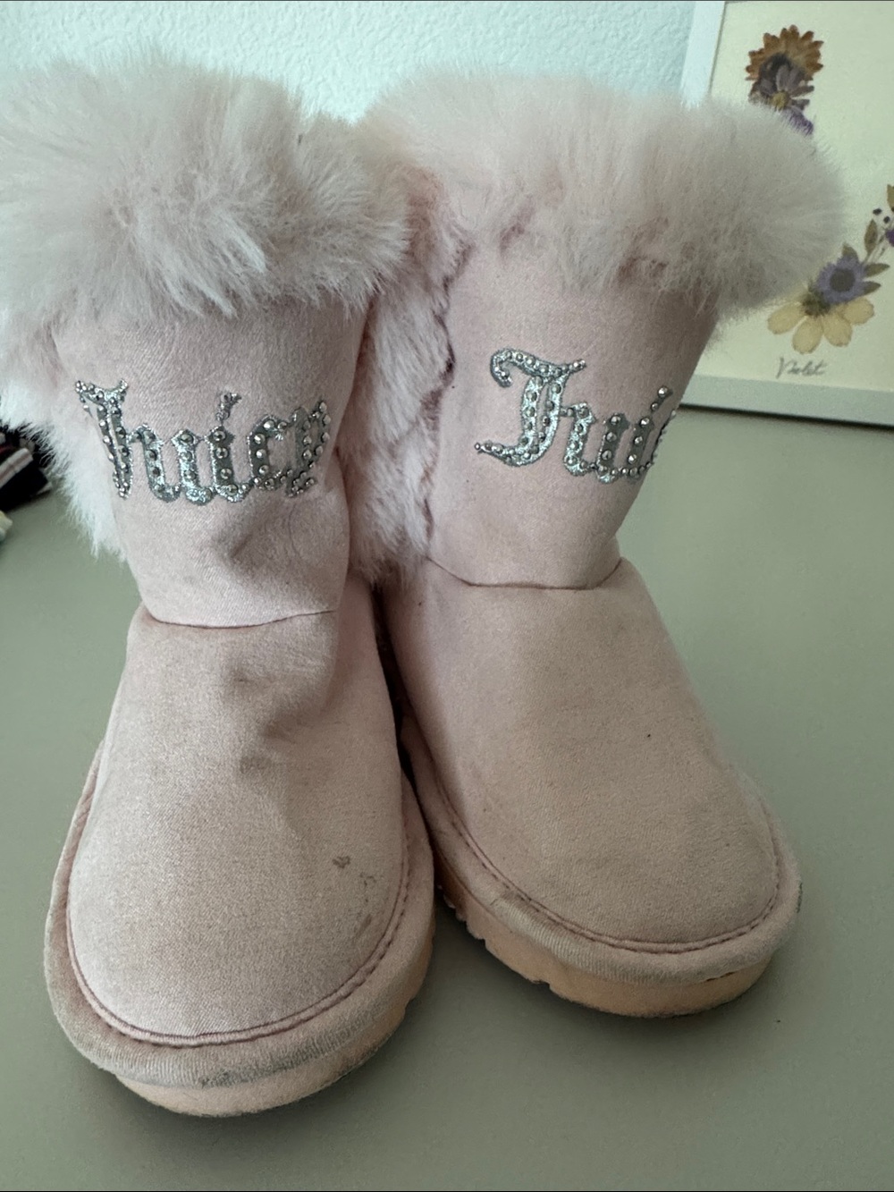 Juicy Couture Kids Light Pink Faux-Fur Rhinestone Logo Boots